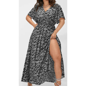 Bloomchic || NWOT || Black & White Floral Maxi Dress